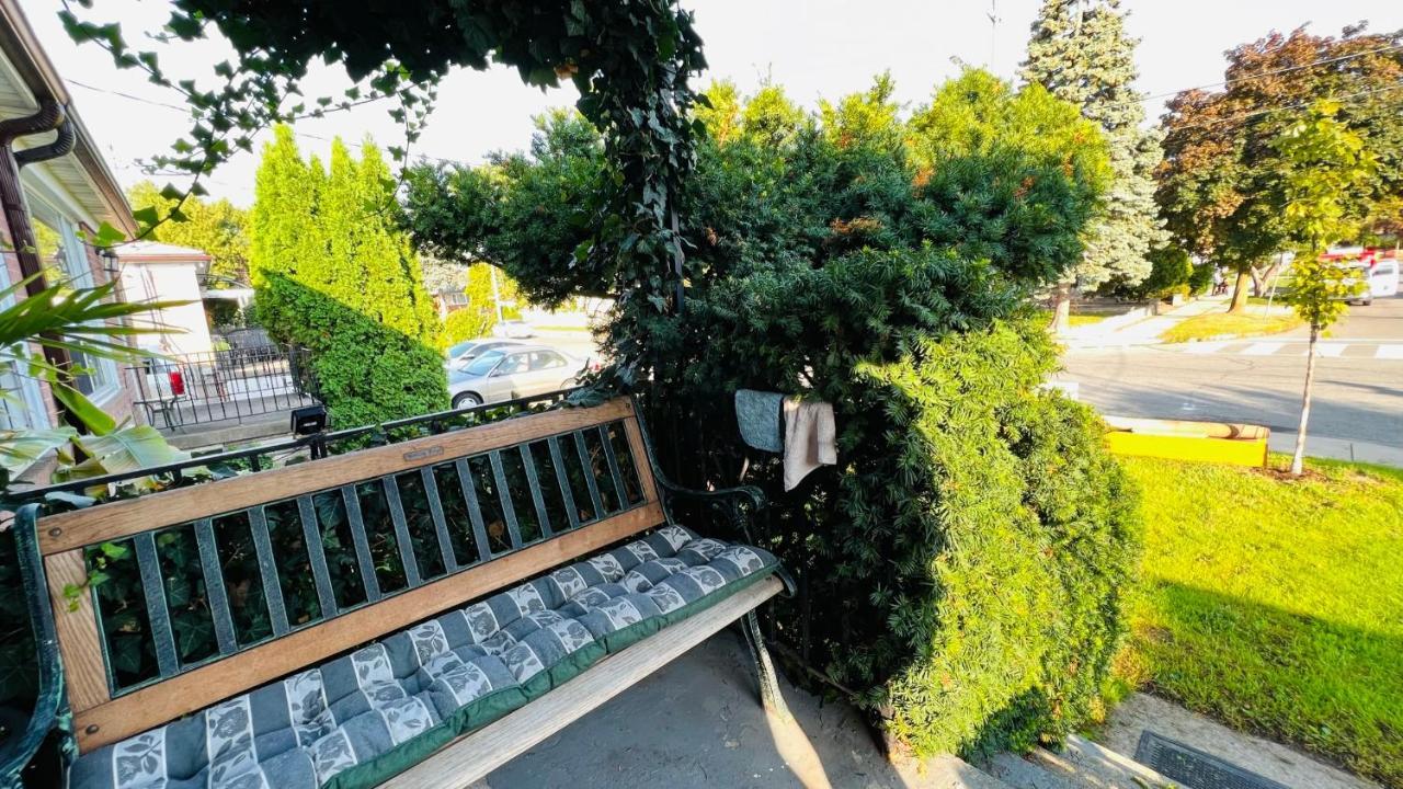 Toronto Bed & Breakfast - Free Parking Exterior foto