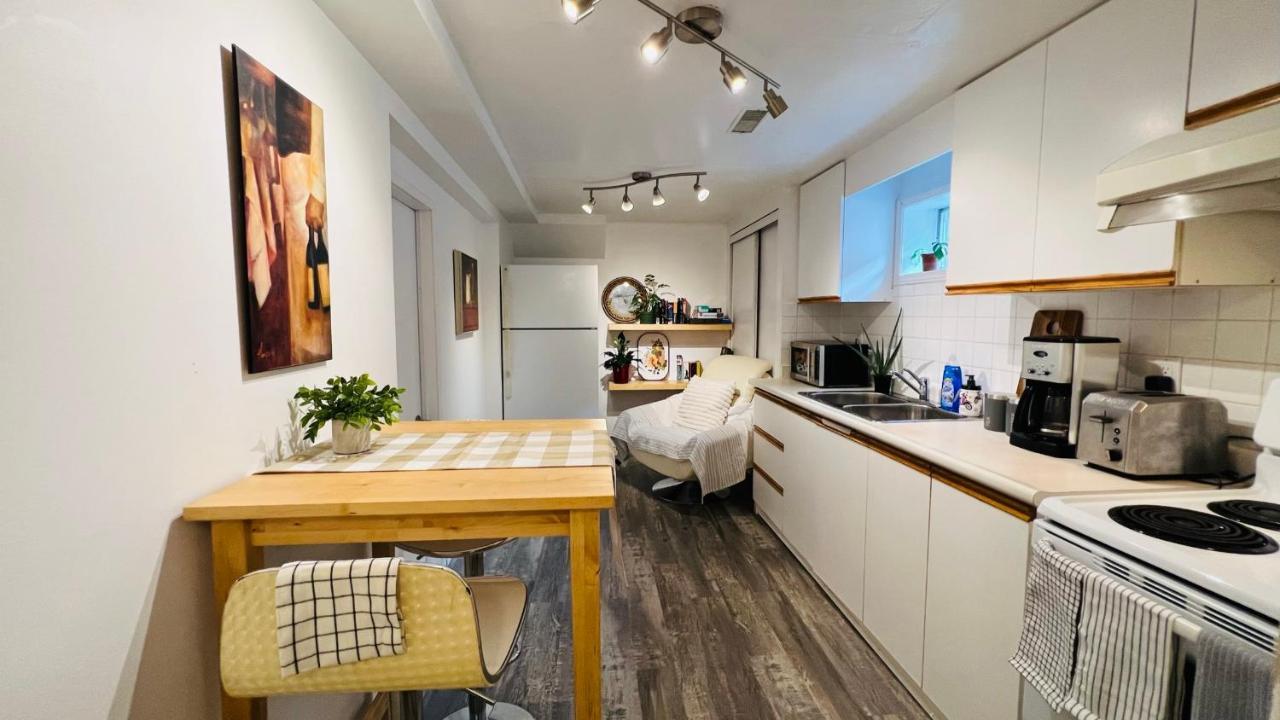 Toronto Bed & Breakfast - Free Parking Exterior foto